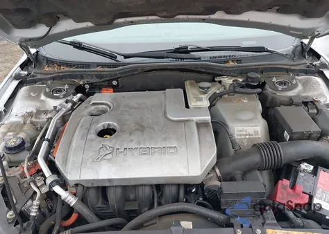 2011 Ford Fusion Hybrid z USA, uszkodzony, nr VIN 3FADP0L35BR221881